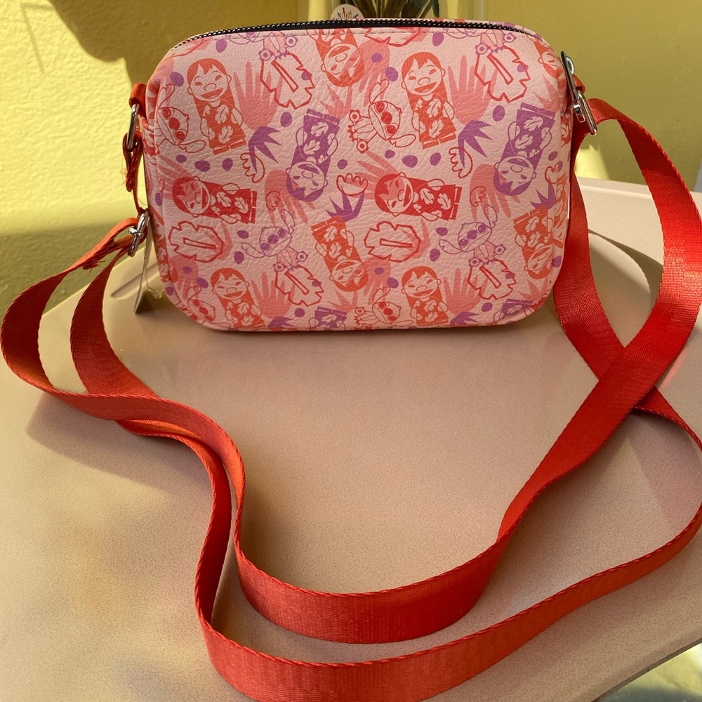 Disney Lilo and Stitch Poses and Leaves Scattered crossbody bag